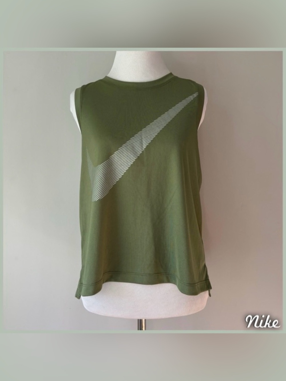 Nike Tank Top - Picture 2 of 7